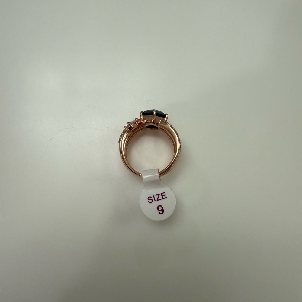 Bomb Party Black and Rose Gold Untamed - Picture 3 of 3